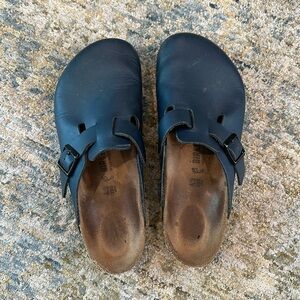 Men’s Navy Birkenstock Boston Clogs